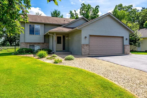 6617 378th St, North Branch, MN 55056