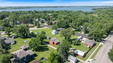 109 S Brook St, Hendricks, MN 56136 photo 2