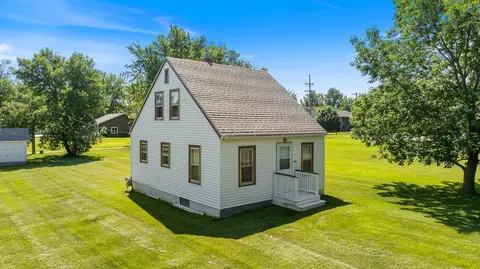 109 S Brook St, Hendricks, MN 56136 photo 4