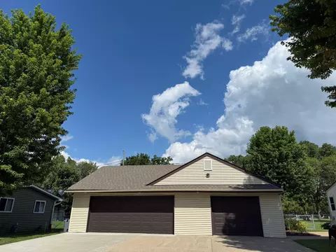 221 22nd Ave SW, Faribault, MN 55021 photo 3