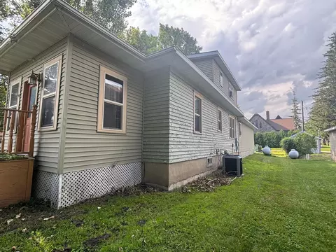 Exterior - 119 3rd Ave E, Franklin, MN 55333 photo 3 of 3