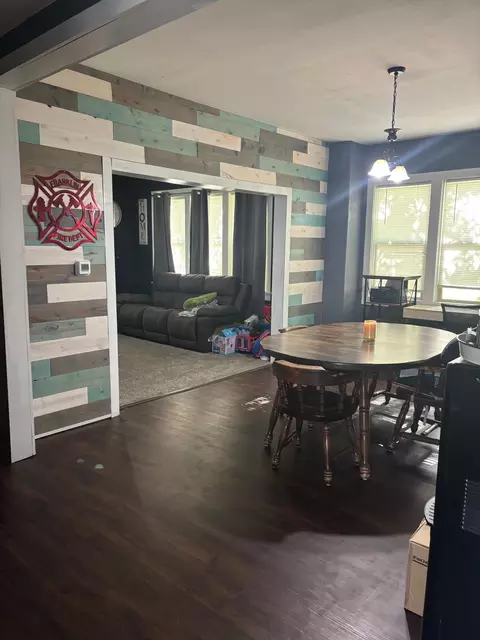 Dining - 119 3rd Ave E, Franklin, MN 55333 photo 3 of 3