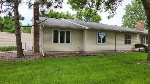 9416 Ranchview Ln N, Maple Grove, MN 55369