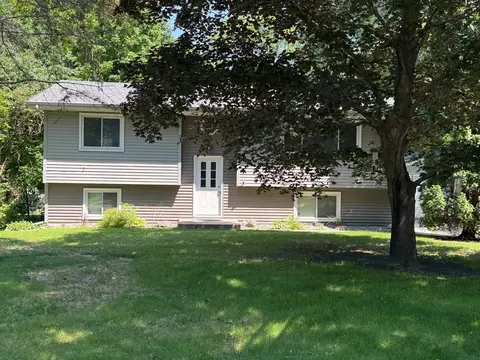 925 S Holcombe Ave, Litchfield, MN 55355