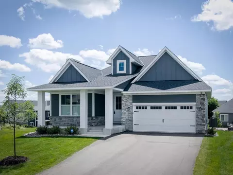 17997 Granite Ct, Lakeville, MN 55044