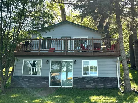 10285 237th Ave, Spirit Lake, IA 51360