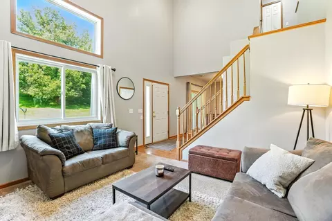 3768 Abercrombie Ln, Stillwater, MN 55082