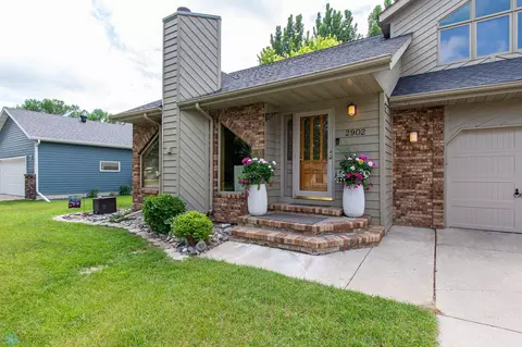 2902 24th Ave S, Fargo, ND 58103 photo 4