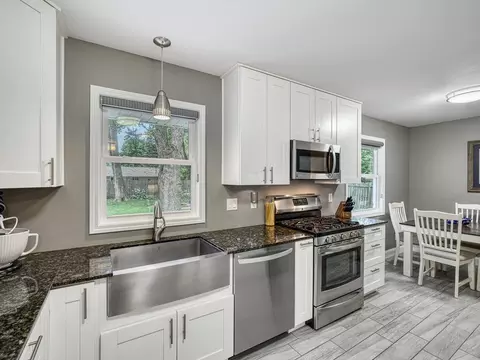 Kitchen - 10356 Upton Ave S, Bloomington, MN 55431 photo 3 of 4