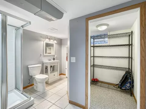 Bath - 10356 Upton Ave S, Bloomington, MN 55431 photo 2 of 3