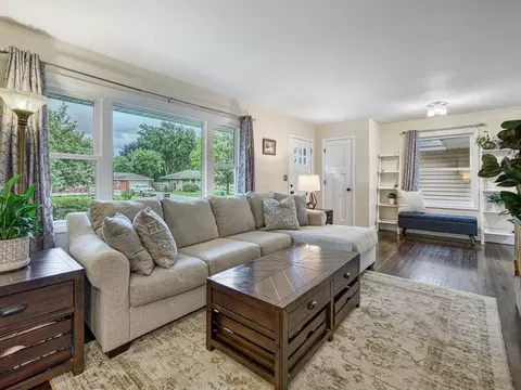 Living - 10356 Upton Ave S, Bloomington, MN 55431 photo 2 of 4