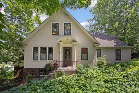 73 Arthur Ave SE, Minneapolis, MN 55414