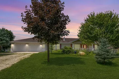 189 N County Road 56, Le Roy, MN 55951