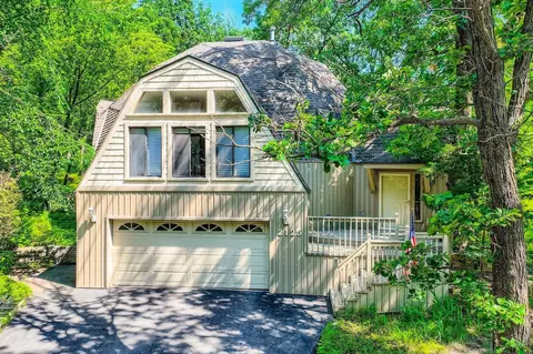 2125 Skyway Dr, Saint Paul, MN 55119