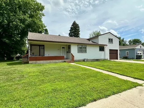 1224 Duba St, Worthington, MN 56187