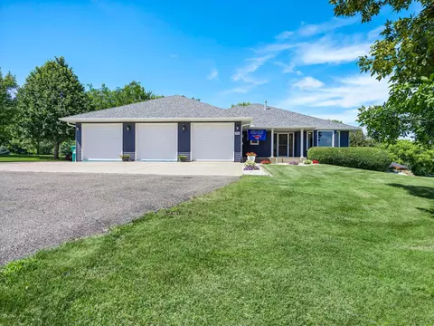 20906 196th Rd, Hutchinson, MN 55350