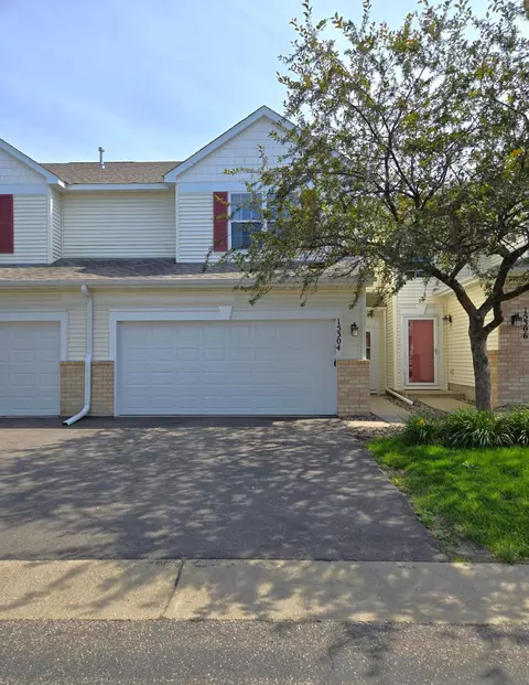 15304 Flower Way #206, Apple Valley, MN 55124