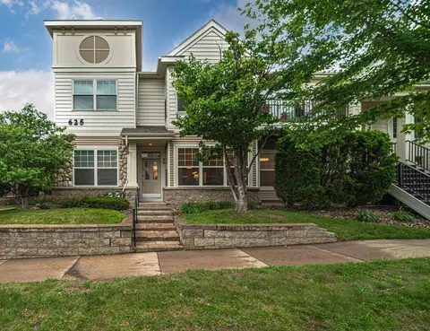 625 Wesley Commons Dr #36, Golden Valley, MN 55427