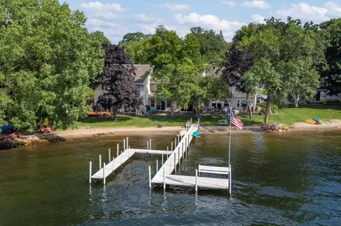 4 1st St, Excelsior, MN 55331