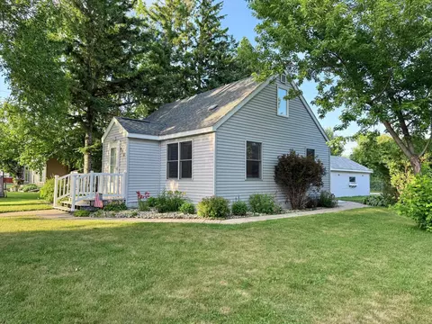 910 Tindolph Ave S, Thief River Falls, MN 56701