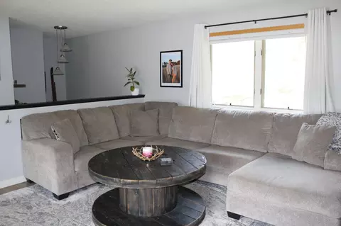 Living - 28264 Par Dr, Zimmerman, MN 55398 photo 2 of 5