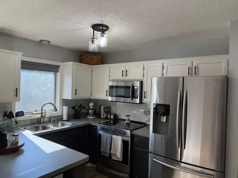 Kitchen - 28264 Par Dr, Zimmerman, MN 55398 photo 1 of 1