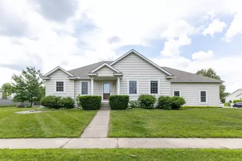 1404 8th St NW, Kasson, MN 55944
