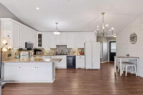 150 Willow Cir, Baldwin, WI 54002 photo 13