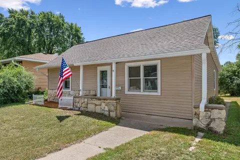 19 Lenox St, Winona, MN 55987