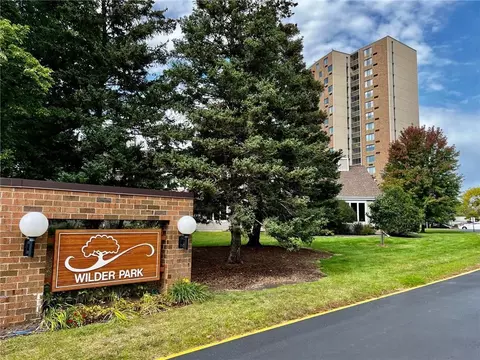 1181 Edgcumbe Rd #402, Saint Paul, MN 55105