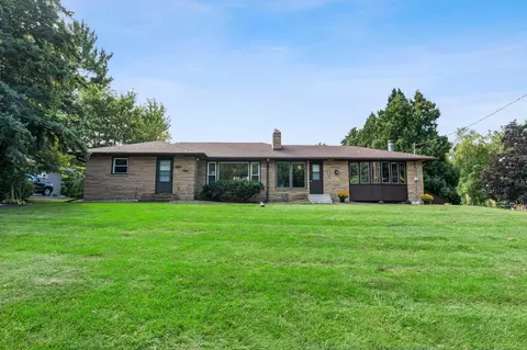11415 Sunset Trl, Plymouth, MN 55441