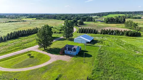 10332 Harness Rd, Little Falls, MN 56345