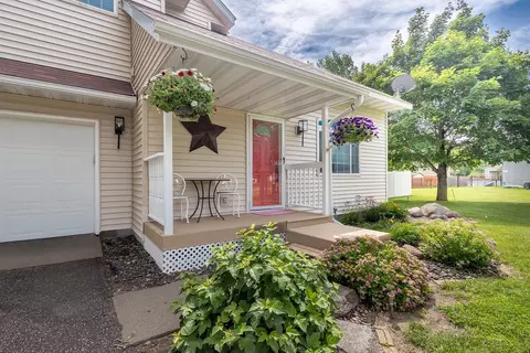 9240 Swallow Cir, Monticello, MN 55362