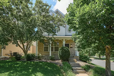 9882 Pincherry Ln, Eden Prairie, MN 55347