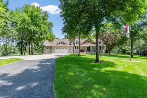 1109 Lakeview Ave, Alexandria, MN 56308