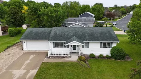 407 Cedar Ct NE, Pine Island, MN 55963