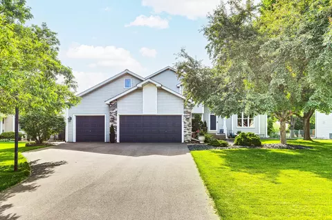 9560 Hillingdon Rd, Woodbury, MN 55125