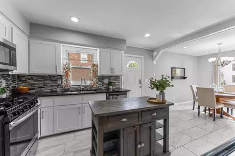 607 Adams St NE, Minneapolis, MN 55413
