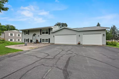 806 Cummings Ln, Saint Cloud, MN 56301