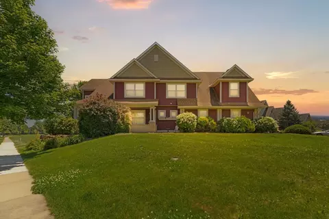 1706 Cannon Valley Dr, Northfield, MN 55057