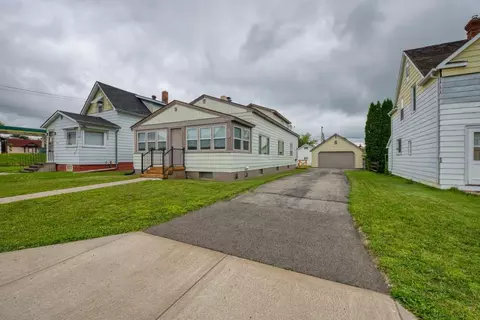 104 3rd Ave S, Biwabik, MN 55708