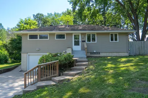 2912 Hampshire Ave N, Crystal, MN 55427