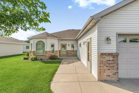 1127 Willow Pond Dr, Waite Park, MN 56387