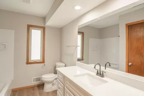 Bath - 1781 Taconite Pt, Eagan, MN 55122 photo 1 of 2