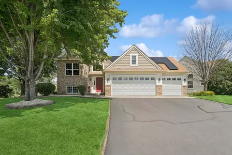 10917 Nassau Cir NE, Blaine, MN 55449