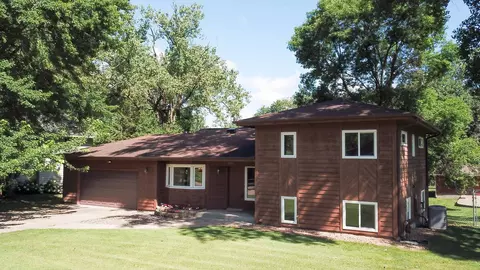 1283 Otter Ridge Rd, White Bear Township, MN 55110