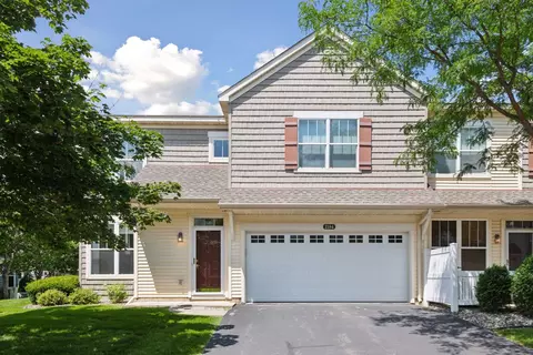 2184 Shamrock Pl, Chaska, MN 55318