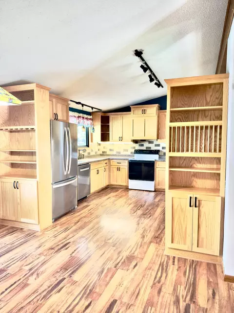 Kitchen - 2001 25th St SW, Willmar, MN 56201 photo 1 of 6