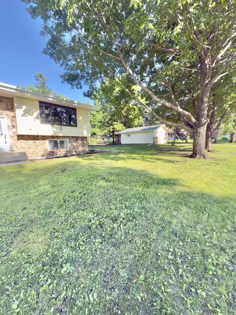 Exterior - 2001 25th St SW, Willmar, MN 56201 photo 2 of 8