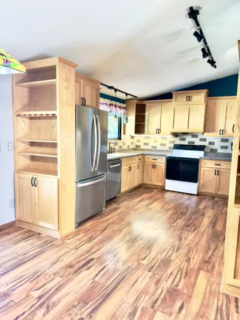 Kitchen - 2001 25th St SW, Willmar, MN 56201 photo 5 of 6